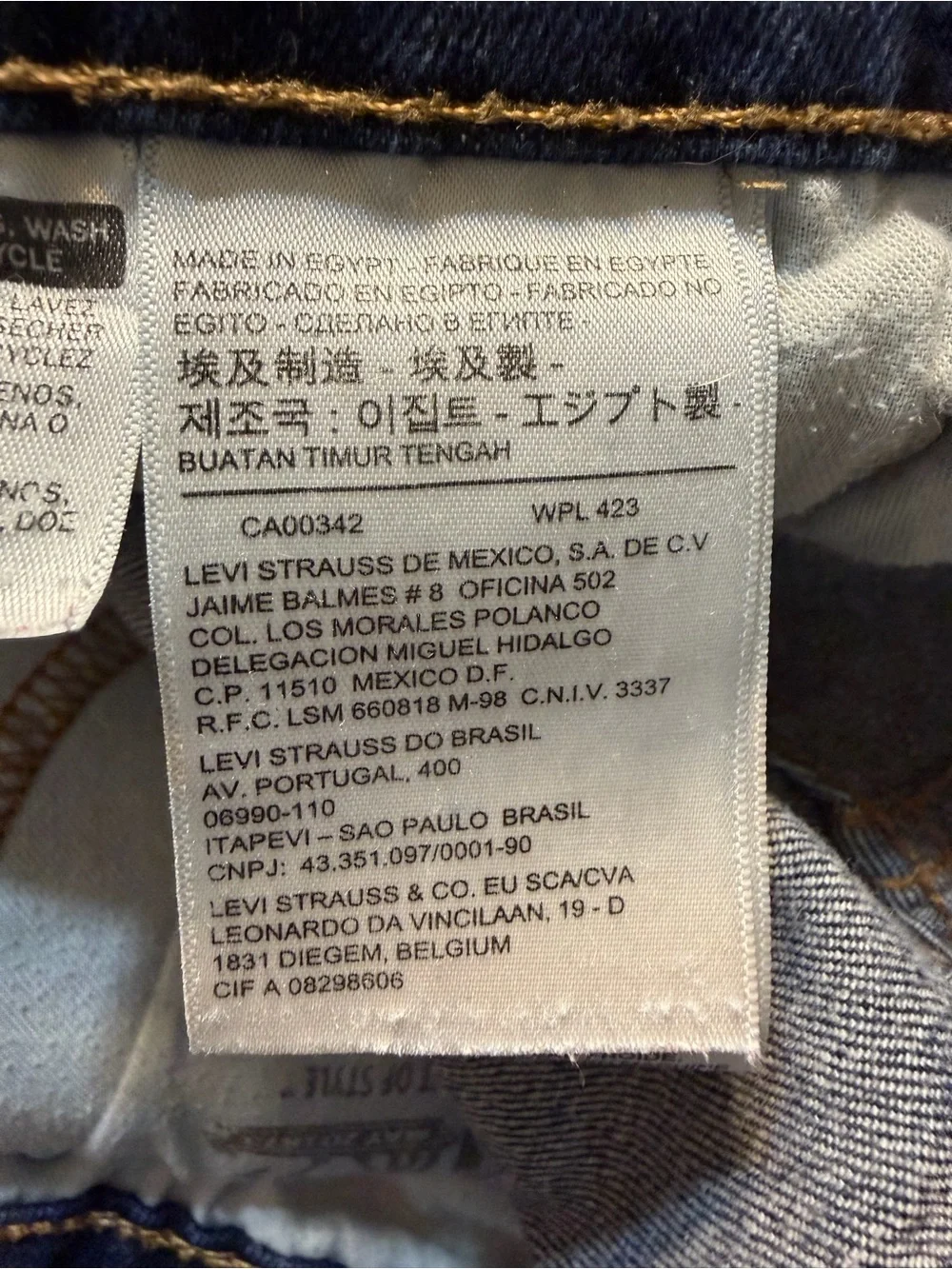 Levi 511 jeans.  Men’s size 32×29.  511=slim fit jeans.